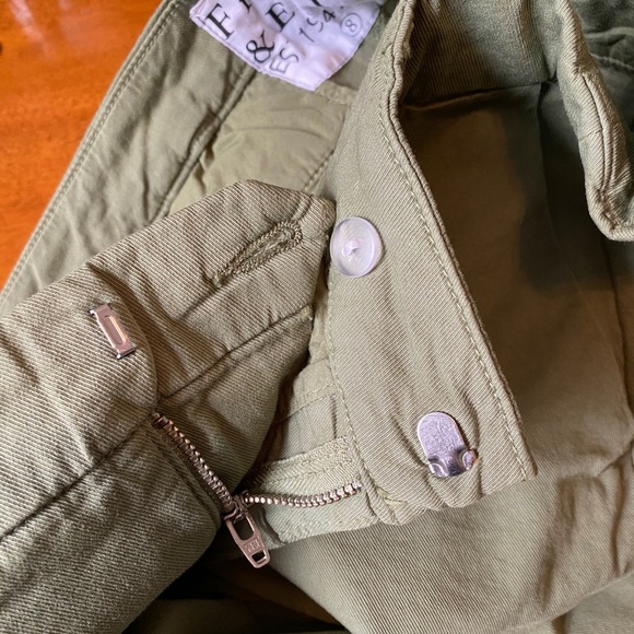 Frank & Eileen, Wicklow Chino Cropped Raw Hem Pants, Sage Green, Army, Olive - Picture 5 of 7